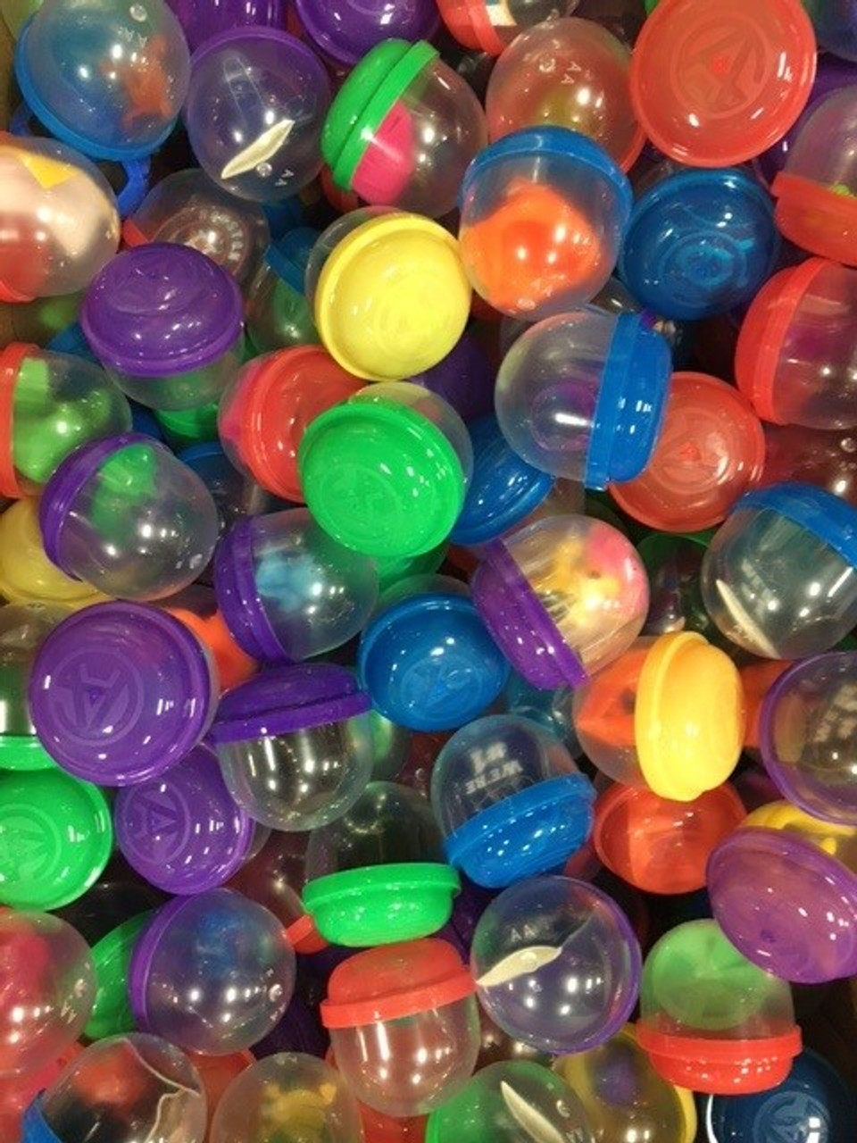 Illustrative example of 2 inch vending machine capsules
